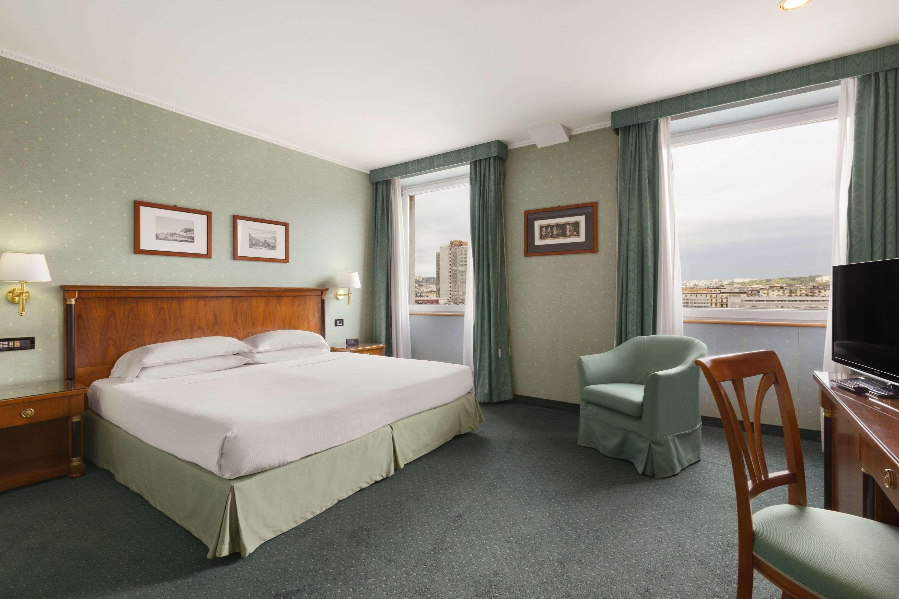 Ramada By Wyndham Naples Hotell Exteriör bild