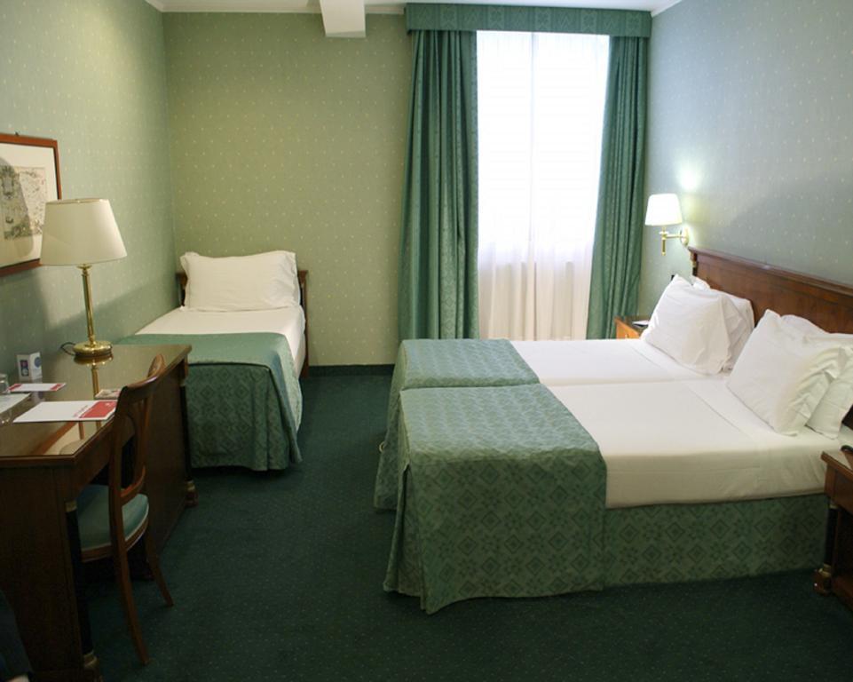 Ramada By Wyndham Naples Hotell Exteriör bild