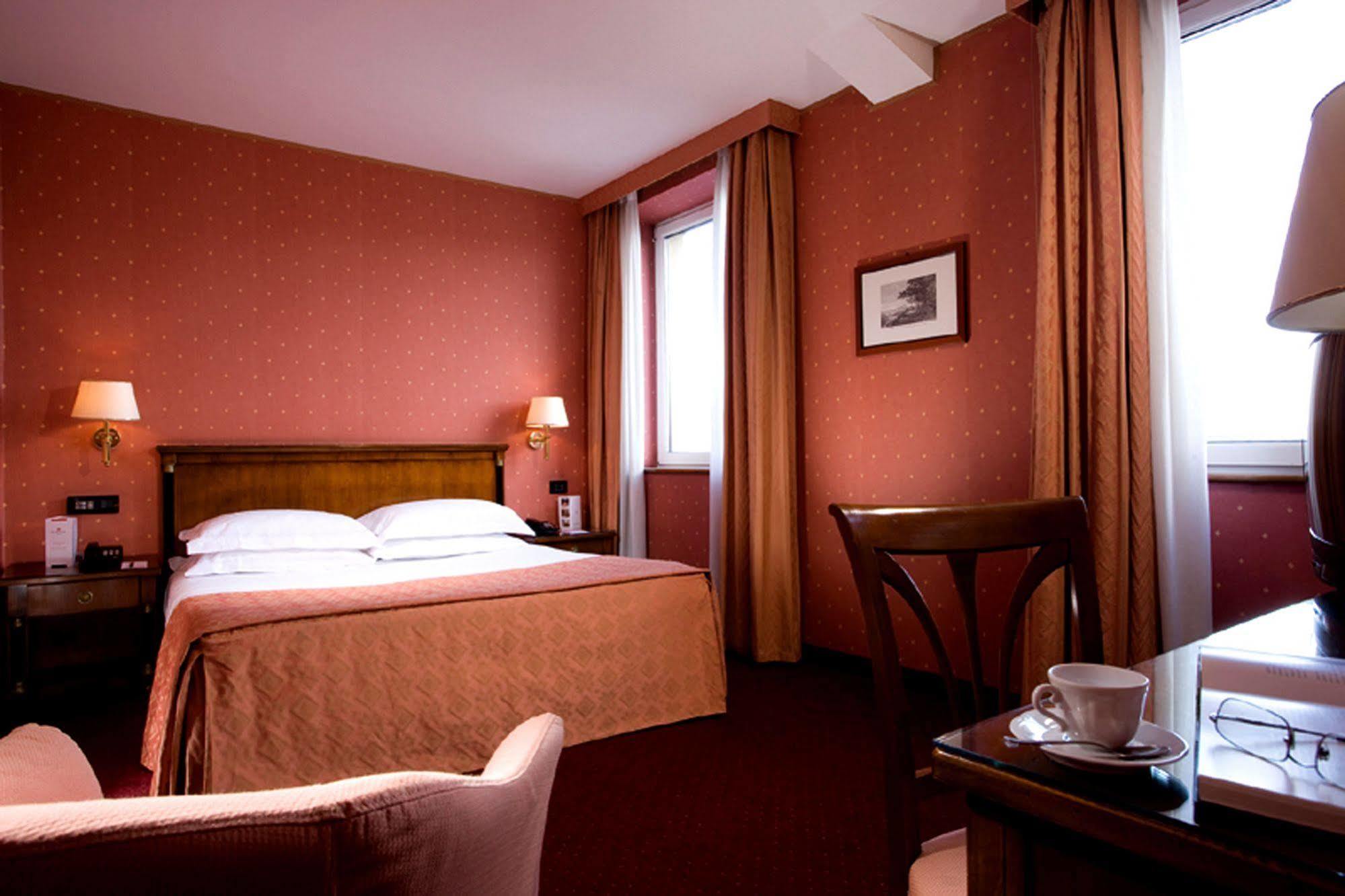 Ramada By Wyndham Naples Hotell Rum bild