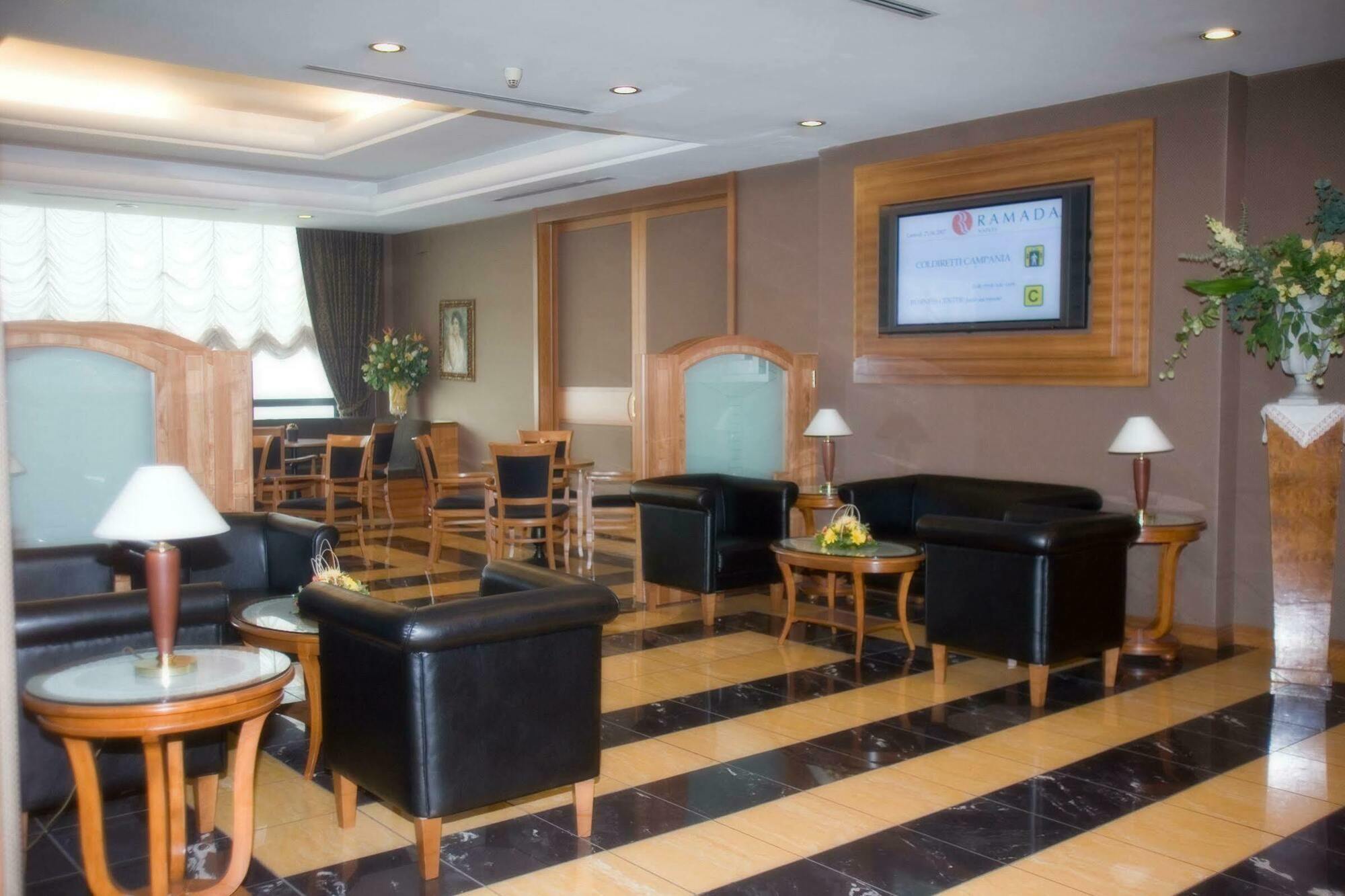 Ramada By Wyndham Naples Hotell Exteriör bild